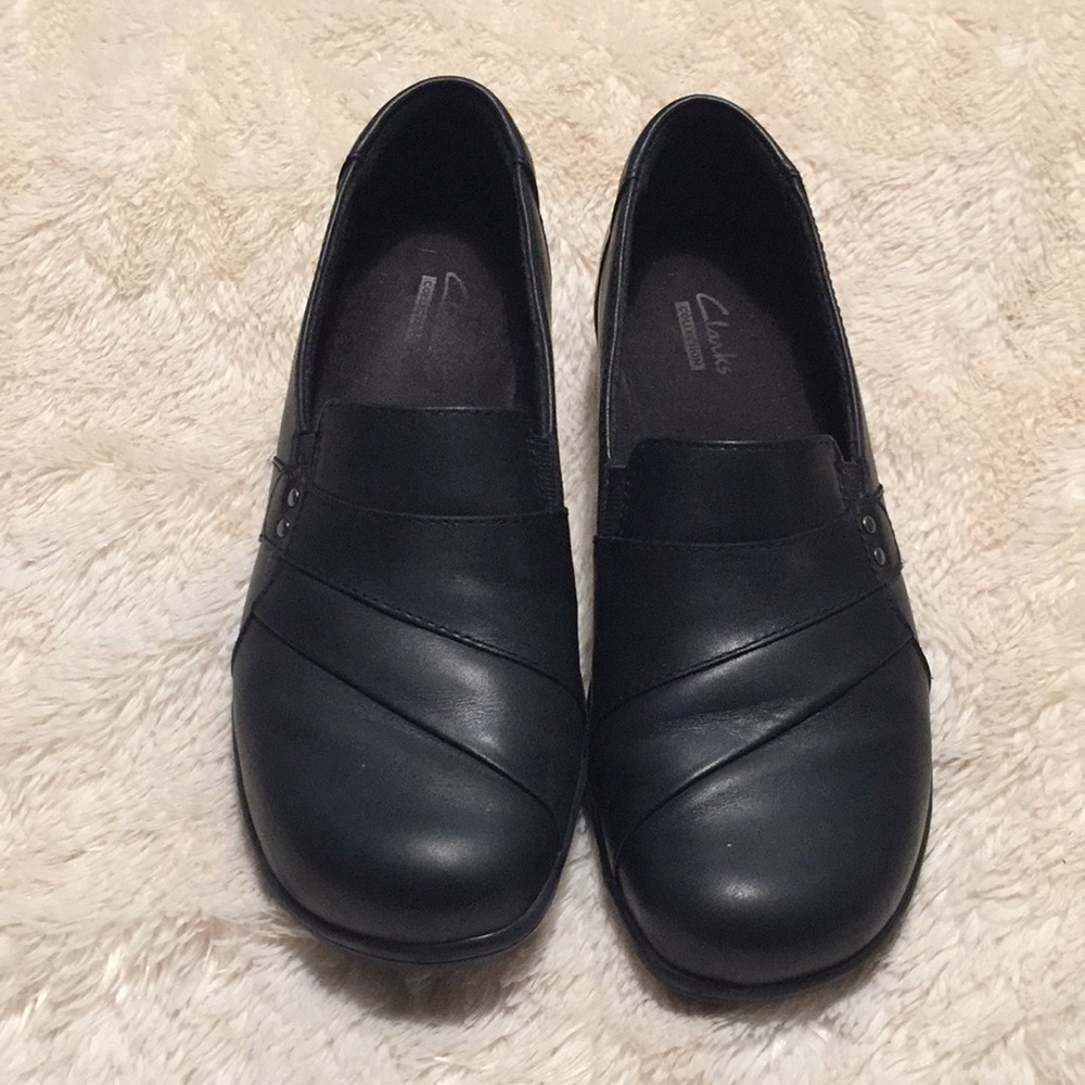 ⬇️CLARK'S Collection Black Leather Slip On Sz 7.5M